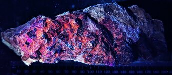Sphalerite on pink dolomite, near Pocahontas, Randolph Co., AR, USA, LW 365nm, collection of S...jpg