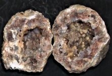 Chalceoney lined geodes, Hamilton, Illinois, FOV 2.5 in, natural light.JPG