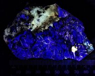 Fluorite, Chalcedony, minor pyrite (NF), Vein, V Intrusive, Garland Co., AR, LW 365nm.jpg