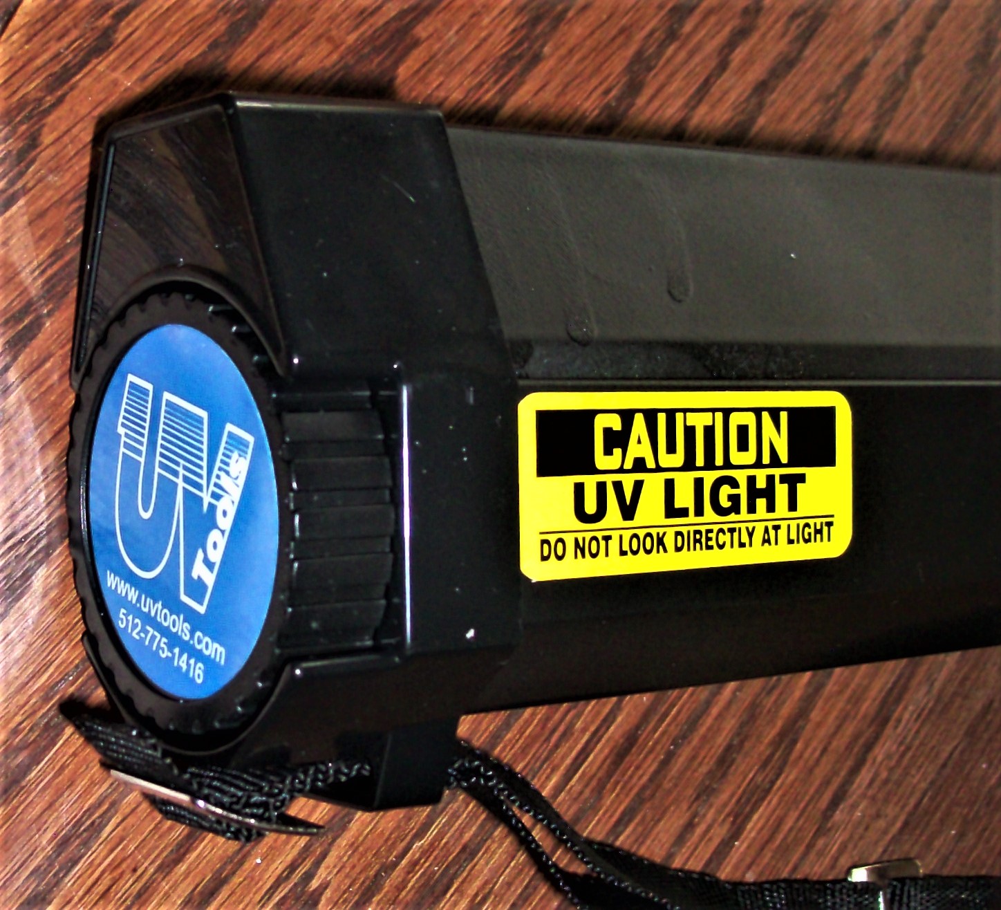 UV Tools Model M101HO , battery port.JPG